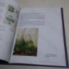 Picture of Contemporary Botanical Illustration with the Eden Project: Challenging Colour and Texture
