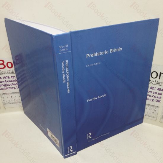 Picture of Prehistoric Britain (Routledge World Archaeology series)